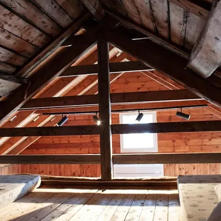 Authentic Located Close To Reinebringen Lofoten Ferienhaus *