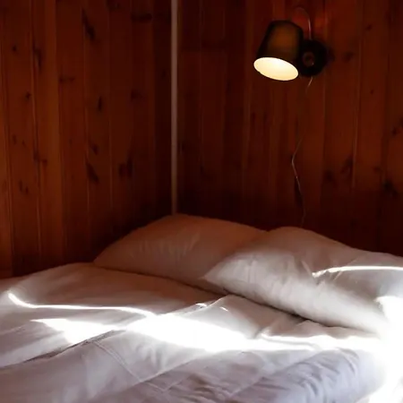Authentic Fisherman'S Cabin In The Heart Of Reine, Lofoten 度假居