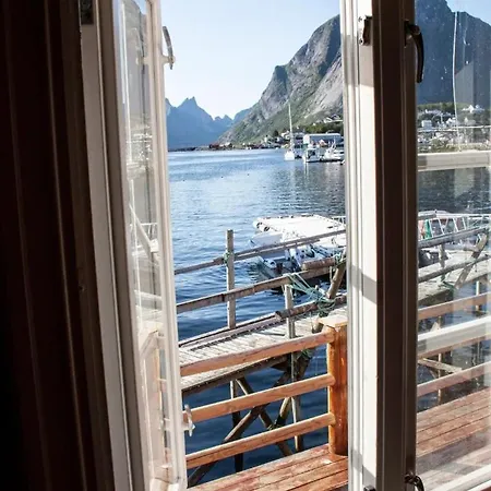 Authentic Fisherman'S Cabin In The Heart Of Reine, Lofoten 度假居 *