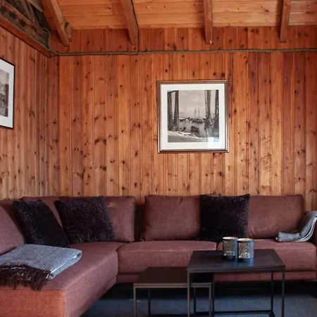 Authentic Fisherman'S Cabin In The Heart Of Reine, Lofoten * 雷讷